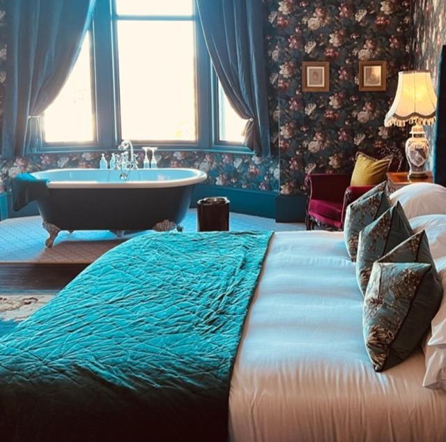 Mollys Boutique Hotel อิลคลีย์ ภายนอก รูปภาพ