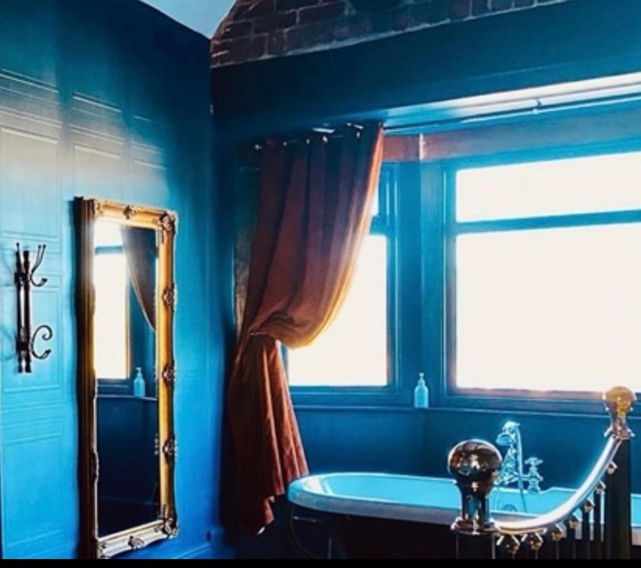 Mollys Boutique Hotel อิลคลีย์ ภายนอก รูปภาพ